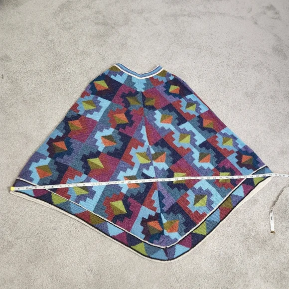 Geometric Patterned Multicolor Poncho Size Large - Picture 8 of 11